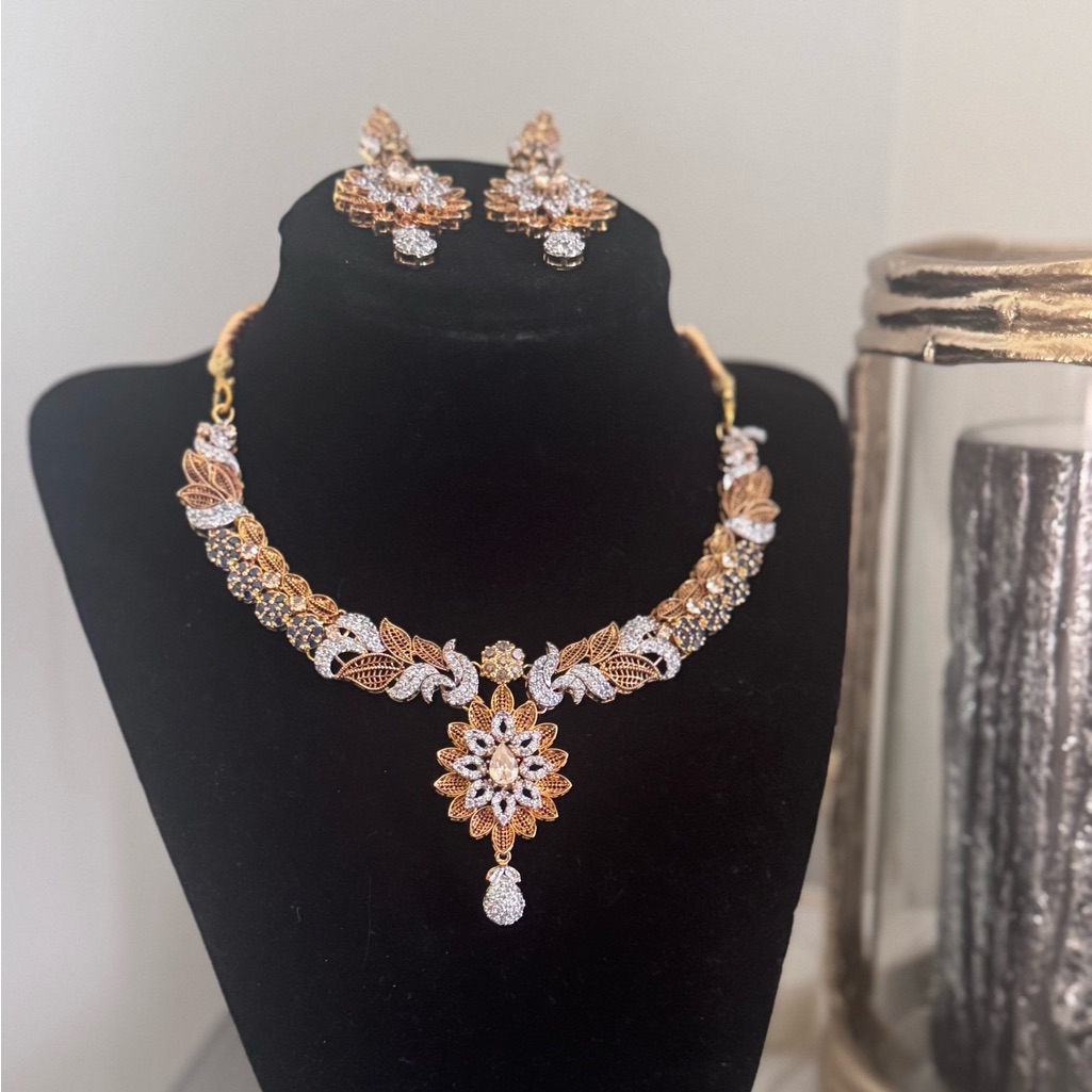 Elegant Gold And Silver Floral Necklace Set